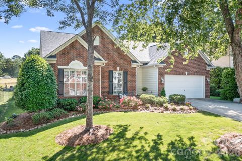 13403 Fremington Road active home in Northstone, Huntersville, NC