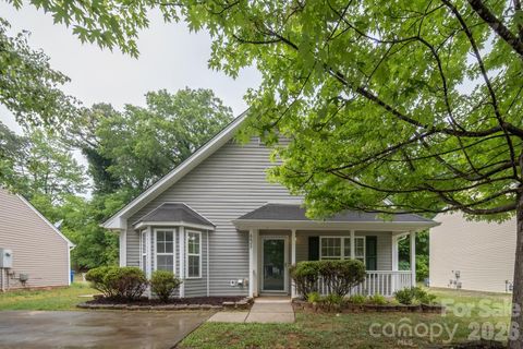 6627 Nevin Glen Drive sold home in Nevin Glen, Charlotte, NC