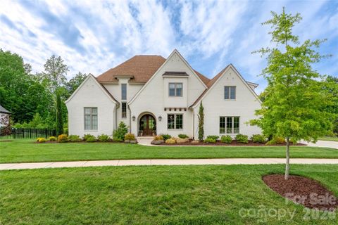 10201 Laurier Lane pending home in Belleterre, Huntersville, NC