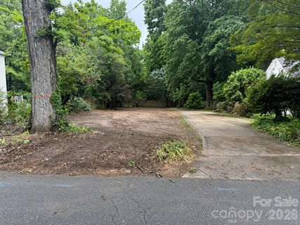 2108 Brandon Circle pending home in Myers Park, Charlotte, NC