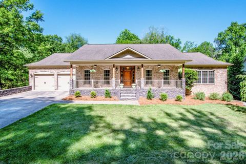 Homes in Red Oaks, Mooresville