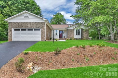 31 St Andrews Drive sold home in Etowahs Reach, Etowah, NC