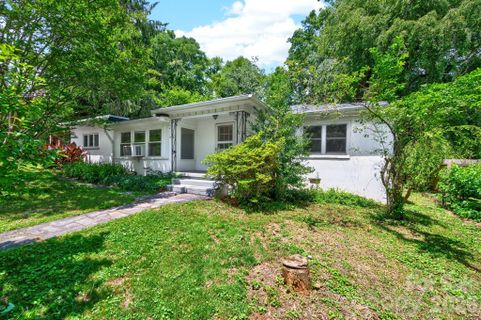 411 Hillcrest Circle active home in Lakeview Estates, Hendersonville, NC