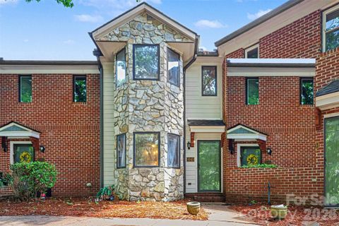 1043 Wexford Place pending home in Ridgeview, Concord, NC
