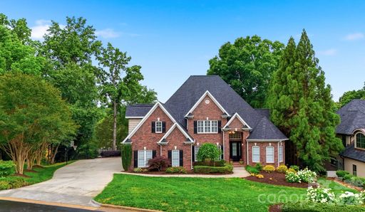 Homes in Moores Ferry, Hickory