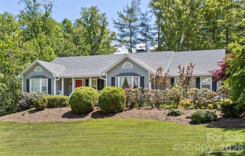 10 Applecross Road sold home in Kirk Glen, Weaverville, NC