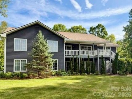 152 Skyview Circle
