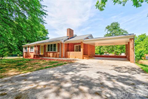 2903 Forbes Road