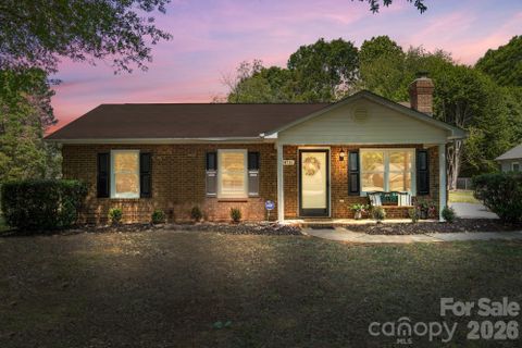 Homes in Myers Meadows, Monroe