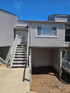1050 21st Avenue active home in Quail Run, Hickory, NC