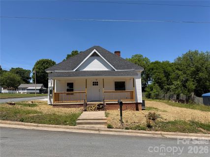 730 W Oakwood Avenue