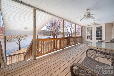 2504 Cottage Lane
