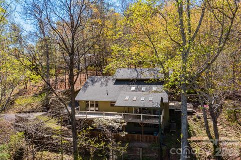 22 Robinhood Road active home in Sherwood Heights, Asheville, NC