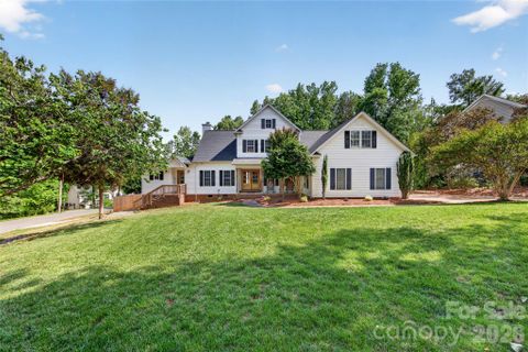 8628 Brookgreen Drive pending home in Glencroft, Mint Hill, NC