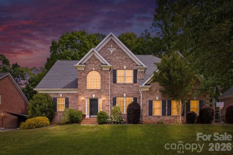 10508 Devonshire Drive pending home in Birkdale, Huntersville, NC