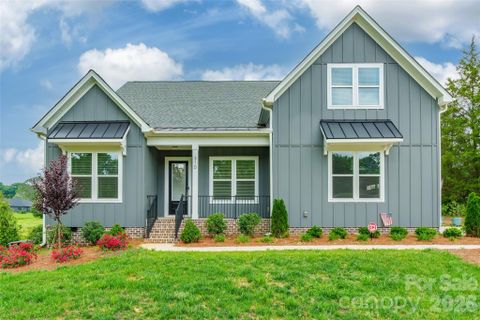 310 Triple Ponds Court active home in Edmunds Farm, Clover, SC