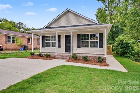 821 Carolina Avenue active home in Woodland Park, Rock Hill, SC