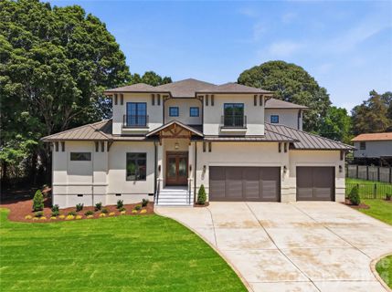 20200 Rainbow Circle pending home in Biscayne Park, Cornelius, NC