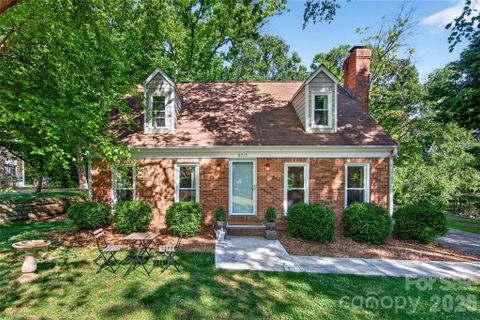 8713 Golf Ridge Drive pending home in Raintree, Charlotte, NC