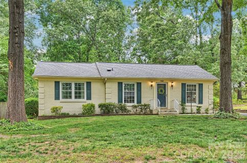 Homes in Fairfield Plantation, Matthews