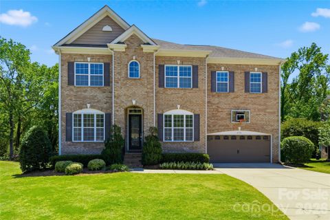 6526 Saint John Lane pending home in Sharon Hills, Charlotte, NC
