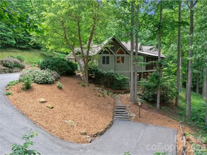 71 Chestnut Hill Road active home in Swiss Pine Lake, Spruce Pine, NC