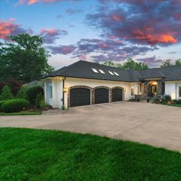 9128 Shorewood Place