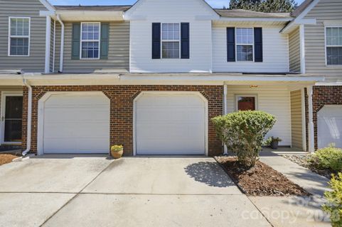 9415 Elizabeth Townes Lane active home in Elizabeth Townes, Charlotte, NC
