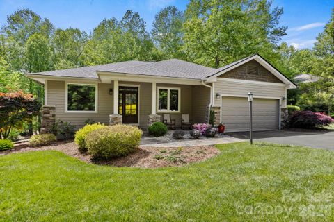 547 Pinnacle Peak Lane active home in Kenmure, Flat Rock, NC