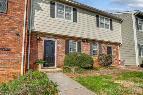 3109 Heathstead Place pending home in Heathstead, Charlotte, NC