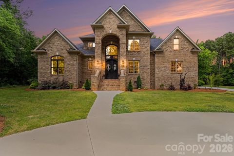 209 E Glenview Drive pending home in Forest Glen, Salisbury, NC