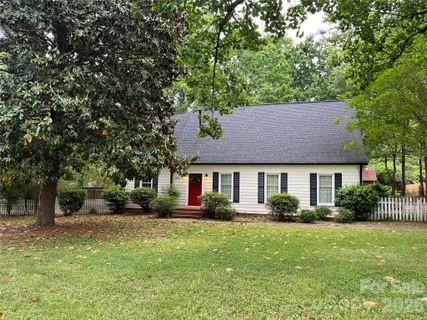 14132 Honeysuckle Ridge Drive sold home in Springwater, Matthews, NC