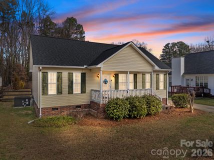 1547 Tammy Court pending home in Brantley Creek, Kannapolis, NC