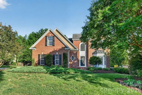 129 Doby Creek Court pending home in Whitegrove, Fort Mill, SC