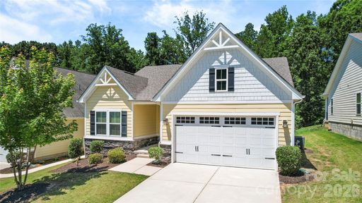 10050 Lilac Court active home in Enclave At Holcomb, Charlotte, NC