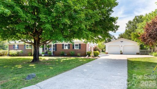 112 Persimmon Circle