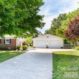 112 Persimmon Circle