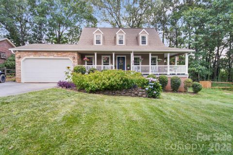 7813 Red Robin Trail pending home in Lakehaven Estates, Denver, NC