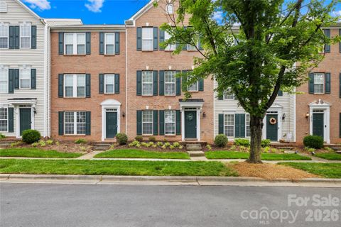 15711 King Louis Court sold home in Kingsley, Charlotte, NC