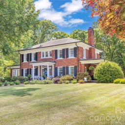 128 W Colonial Drive