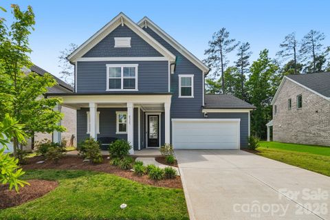 8137 Franklin Trail Street pending home in Alton Creek, Charlotte, NC