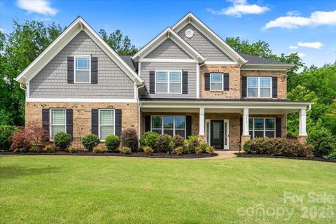 8817 Auburn Whisper Lane active home in Summerwood, Mint Hill, NC