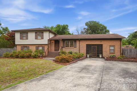 12006 Swanee Lane sold home in Taragate Farms, Charlotte, NC