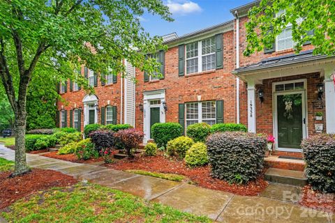 19362 Makayla Lane pending home in Lake Norman Cove At Jetton, Cornelius, NC