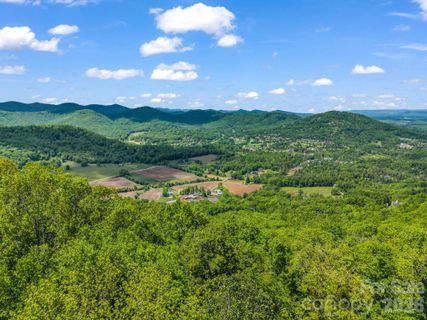 99999 Laurel Drive pending home in High Vista, Mills River, NC