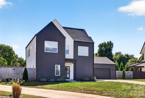 Homes in Lake Mist, Charlotte