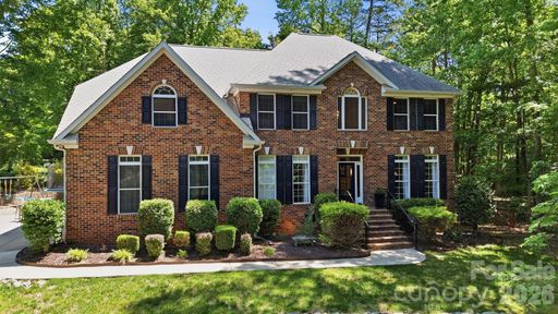 11915 Austin Court active home in Farmwood East, Mint Hill, NC