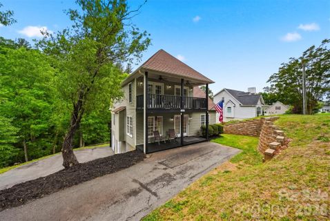909 36th Avenue