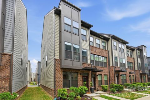 3019 Terroir Lane pending home in Southrail Station, Charlotte, NC