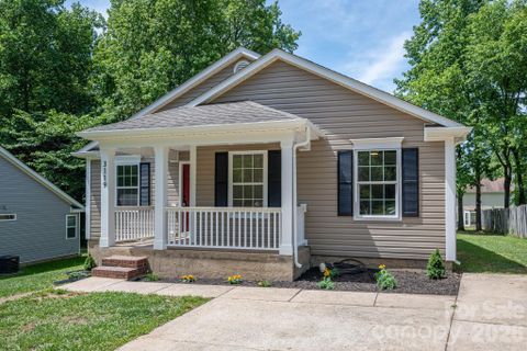 3119 Mintleaf Drive pending home in Grenelefe Village, Charlotte, NC